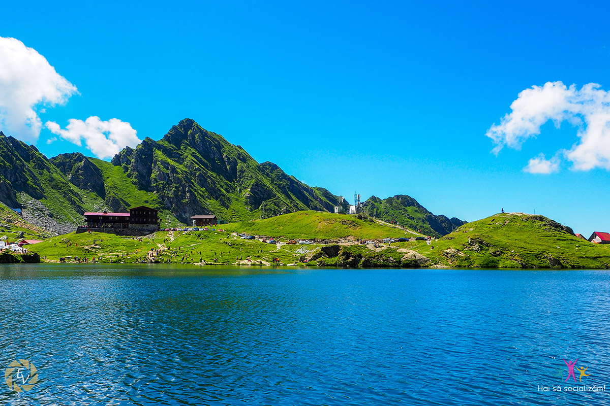 O experienta de neuitat alaturi de oameni nemaipomeniti si un peisaj de poveste langa cabana si lacul Balea, Muntii Fagaras, judetul Sibiu. Prieteniile se leaga pe viata iar distractia nu lipseste niciodata. Hai cu noi o zi la Balea Lac.