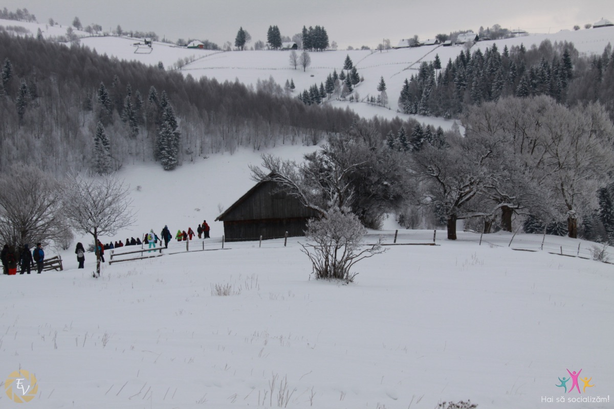 n decembrie facem un traseu prin 3 sate aflate la poalele masivului Piatra Craiului