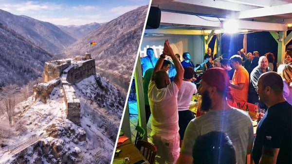 Grup de oameni în excursie la Cetatea Poenaru